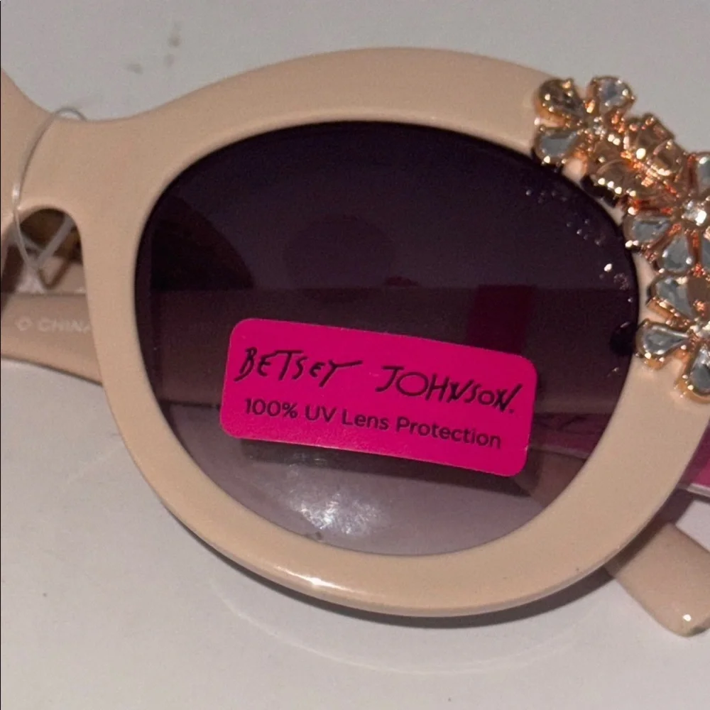 Betsey Johnson Pink Round Floral Embellished Sunglasses - Picture 5 of 11